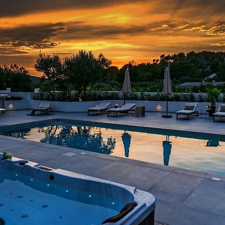 Luxury Villa Del Sogno With Pool, Jacuzzi, Parking Okrug Gornji Exterior photo