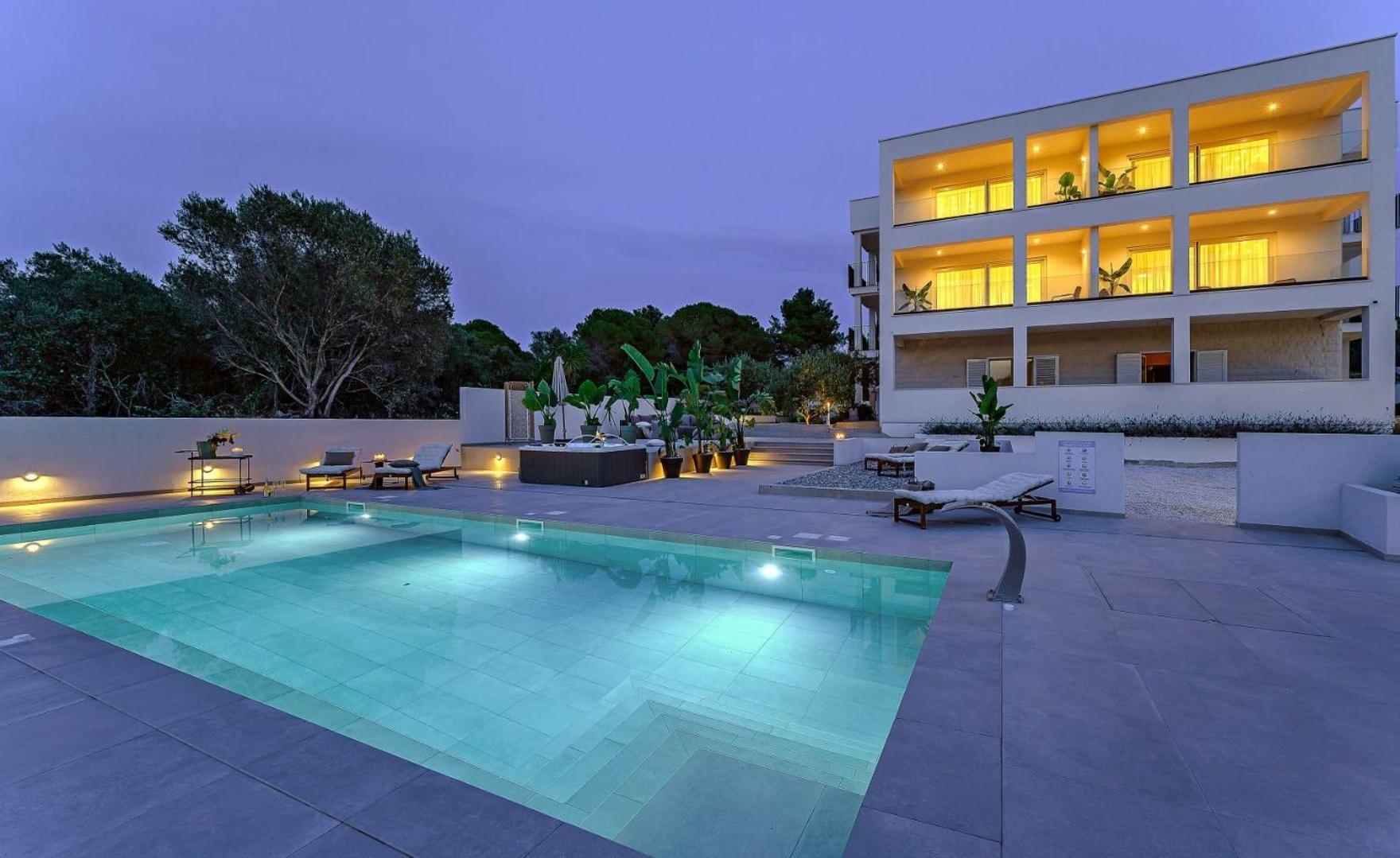 Luxury Villa Del Sogno With Pool, Jacuzzi, Parking Okrug Gornji Exterior photo