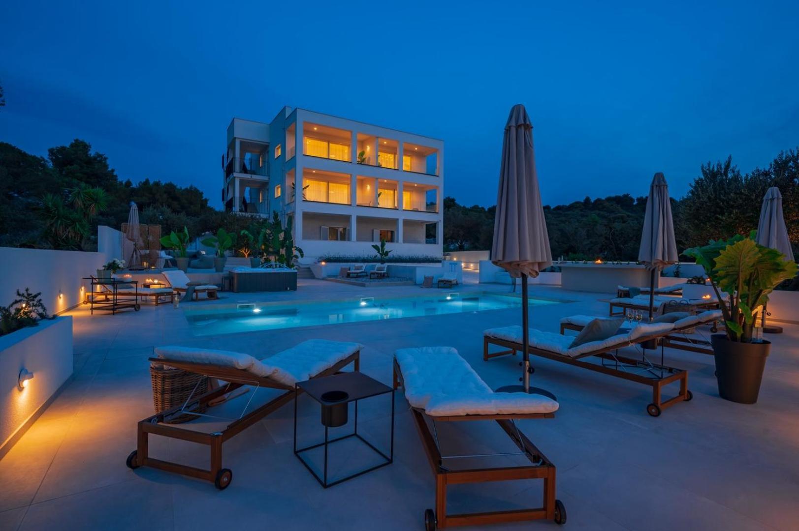 Luxury Villa Del Sogno With Pool, Jacuzzi, Parking Okrug Gornji Exterior photo